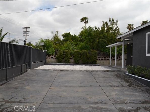 11068 Penrose, Sun Valley (los Angeles) CA 91352