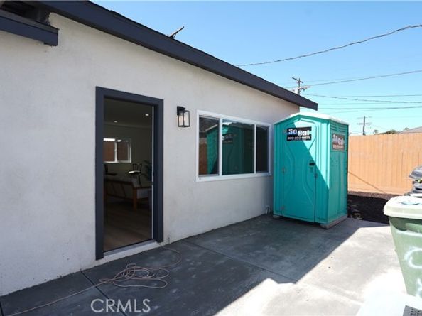 1850 W. 80th Street, Los Angeles CA 90047