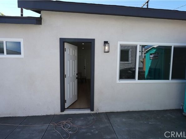 1850 W. 80th Street, Los Angeles CA 90047