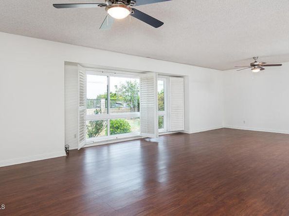 9645 Woodley Avenue, North Hills (los Angeles) CA 91343