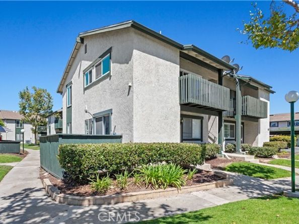 23232 orange av 2, Lake Forest (el Toro) CA 92630