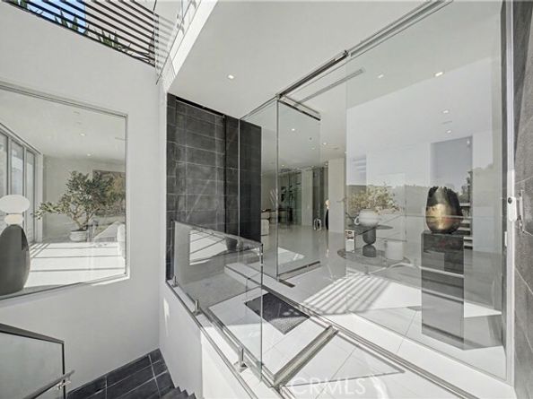 9459 Beverly Crest, Beverly Hills CA 90210