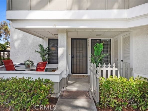 22201 Center pointe, Lake Forest (el Toro) CA 92630