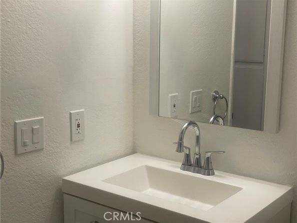 22201 Center pointe, Lake Forest (el Toro) CA 92630