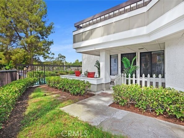 22201 Center pointe, Lake Forest (el Toro) CA 92630