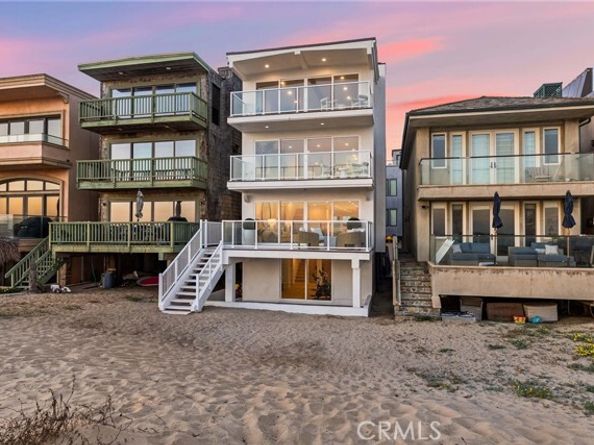 105 Surfside Avenue, Surfside (seal Beach) CA 90743