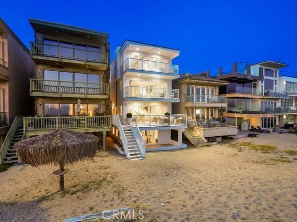 105 Surfside Avenue, Surfside (seal Beach) CA 90743