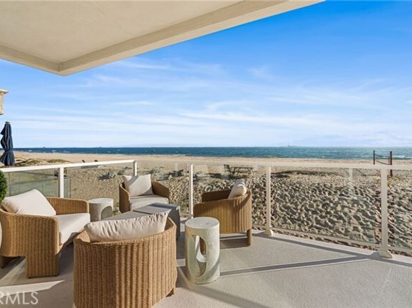 105 Surfside Avenue, Surfside (seal Beach) CA 90743