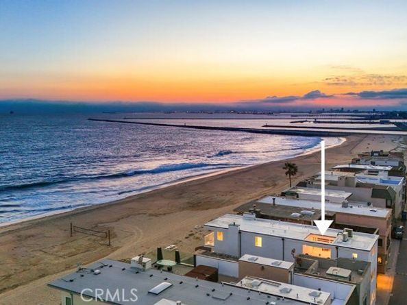 105 Surfside Avenue, Surfside (seal Beach) CA 90743