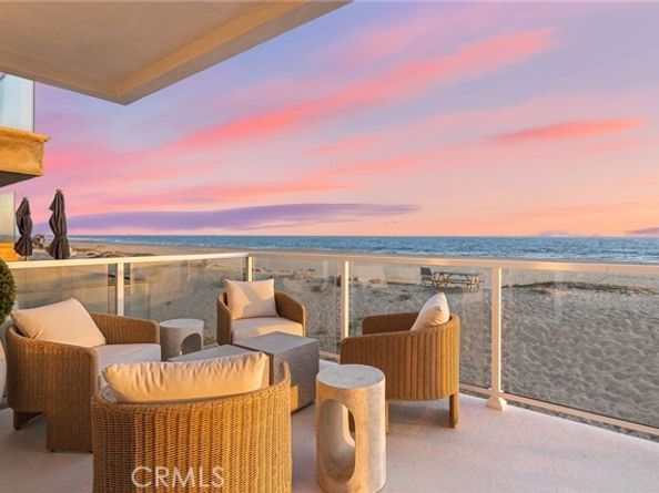 105 Surfside Avenue, Surfside (seal Beach) CA 90743