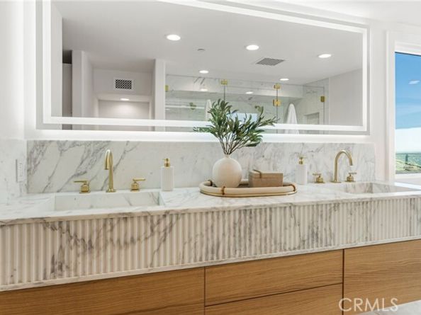 105 Surfside Avenue, Surfside (seal Beach) CA 90743