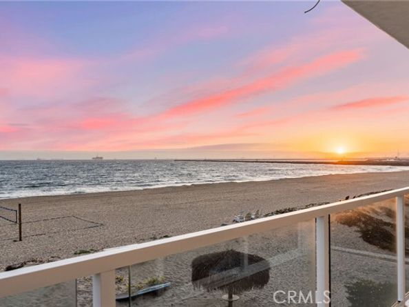 105 Surfside Avenue, Surfside (seal Beach) CA 90743