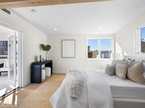 105 Surfside Avenue, Surfside (seal Beach) CA 90743