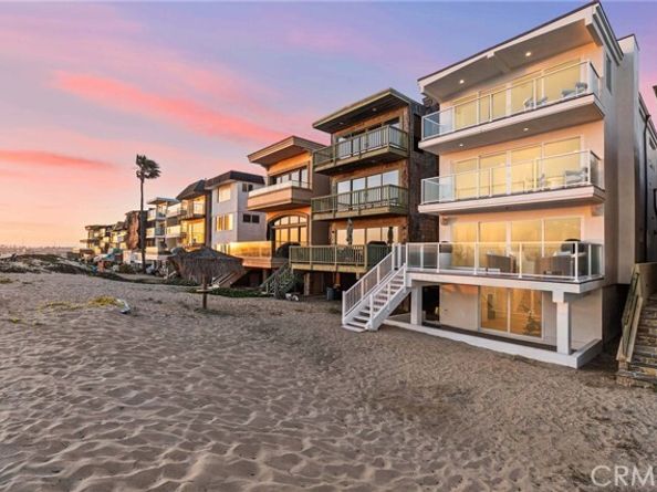 105 Surfside Avenue, Surfside (seal Beach) CA 90743