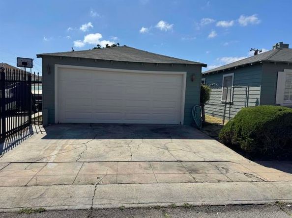 10407 Pontiac Street, Oakland CA 94603
