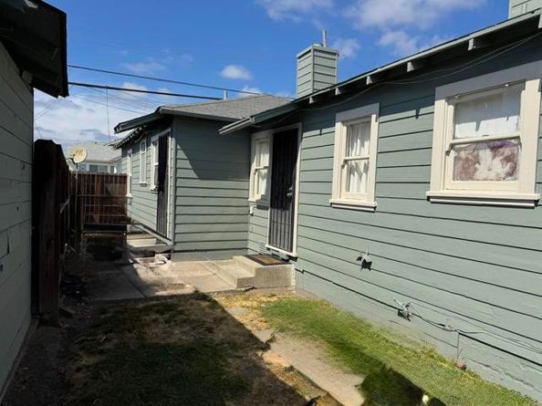 10407 Pontiac Street, Oakland CA 94603