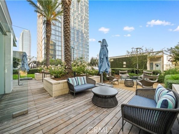 877 Francisco Street 2503, Los Angeles CA 90017