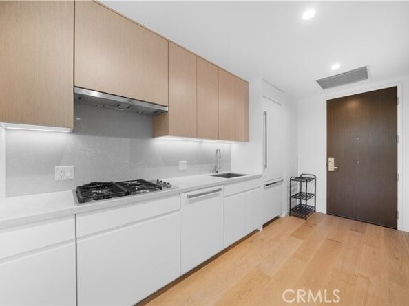 877 Francisco Street 2503, Los Angeles CA 90017