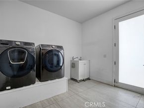 8140 Quartz Avenue, Winnetka (los Angeles) CA 91306