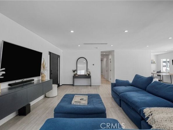 8140 Quartz Avenue, Winnetka (los Angeles) CA 91306