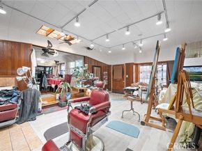 11170 Burbank Boulevard, North Hollywood (los Angeles) CA 91601