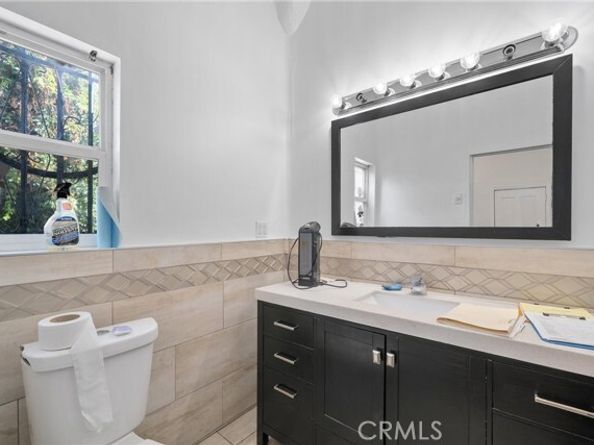 11170 Burbank Boulevard, North Hollywood (los Angeles) CA 91601