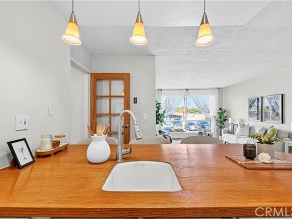 5585 N Pacific Coast Highway, Long Beach CA 90804