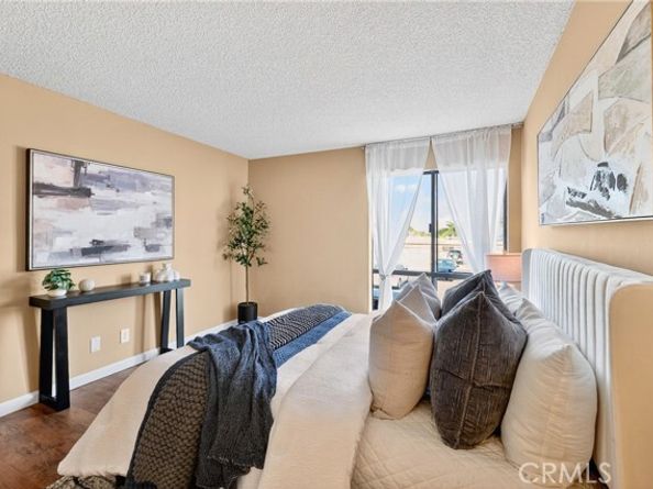 5585 N Pacific Coast Highway, Long Beach CA 90804
