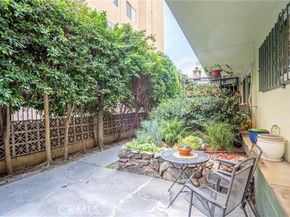 446 S St Andrews Place 2, Los Angeles CA 90020