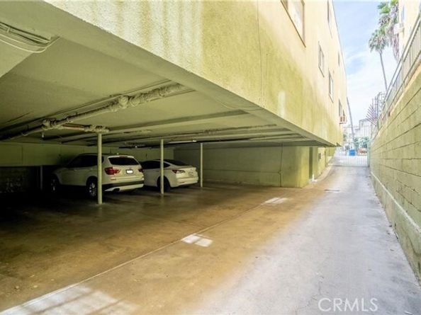446 S St Andrews Place 2, Los Angeles CA 90020