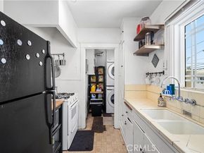 218 W 9th Street, Long Beach CA 90813