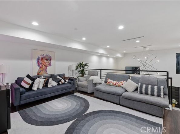 11324 W Raitt Lane, North Hollywood (los Angeles) CA 91606