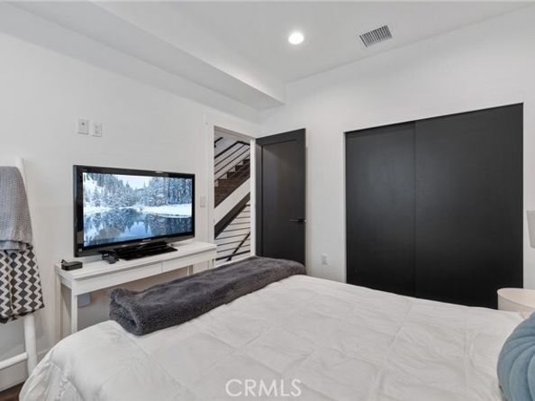 11324 W Raitt Lane, North Hollywood (los Angeles) CA 91606
