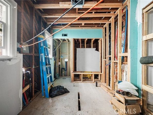 2000 N New Hampshire, Los Angeles CA 90027