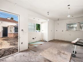 2000 N New Hampshire, Los Angeles CA 90027