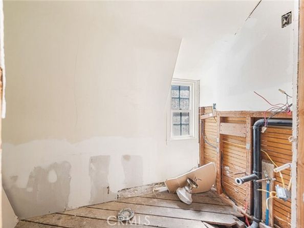 2000 N New Hampshire, Los Angeles CA 90027