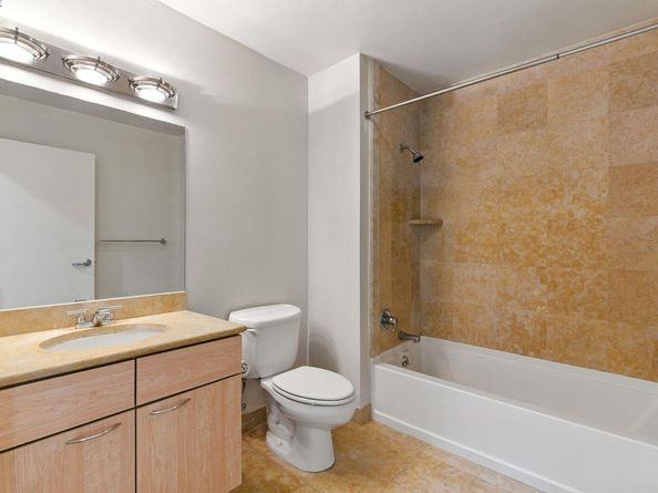 1 Lakeside Dr 1006, Oakland CA 94612