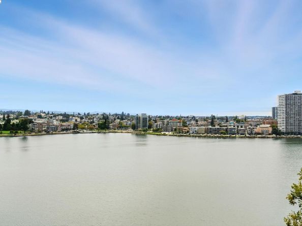 1 Lakeside Dr 1006, Oakland CA 94612