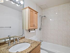 466 Crescent St 114, Oakland CA 94610