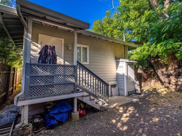 835 Apgar St, Oakland CA 94608