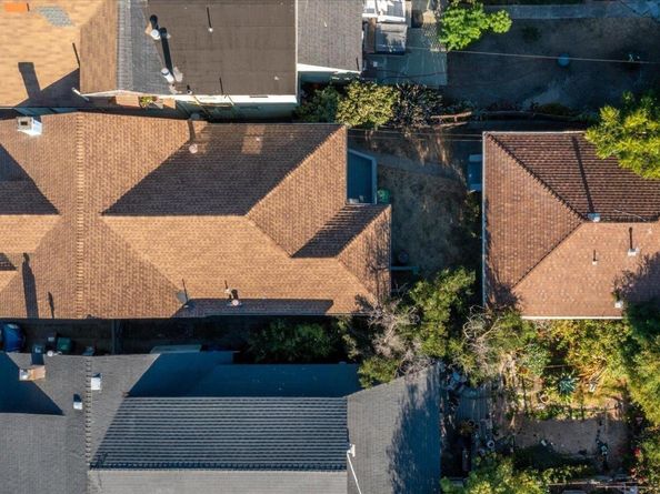 835 Apgar St, Oakland CA 94608