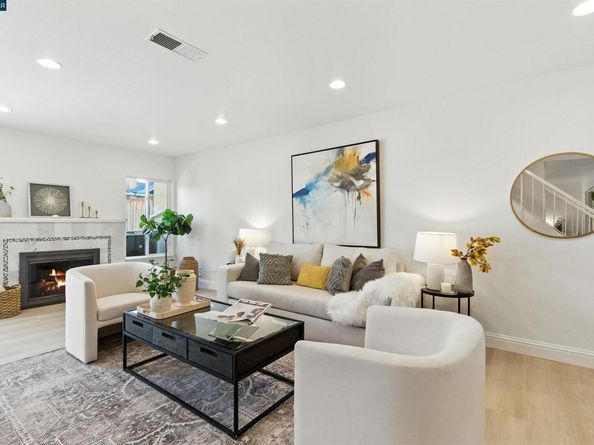 208 Siskiyou Ct., Walnut Creek CA 94598
