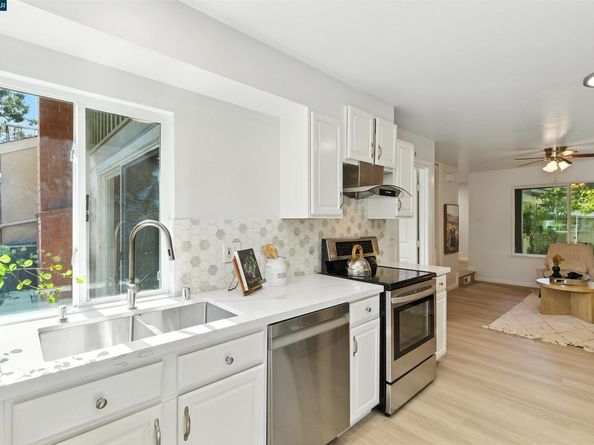 208 Siskiyou Ct., Walnut Creek CA 94598