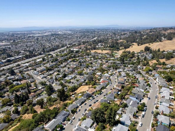 16068 Gramercy Dr, San Leandro CA 94578