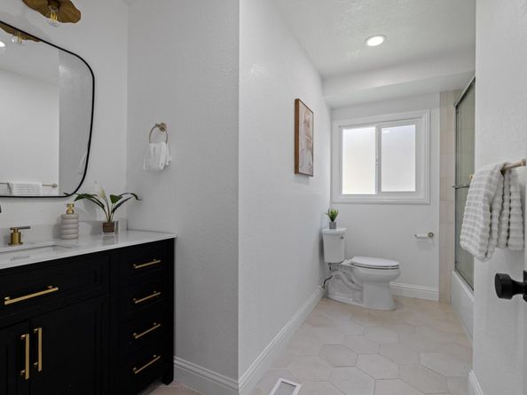16068 Gramercy Dr, San Leandro CA 94578
