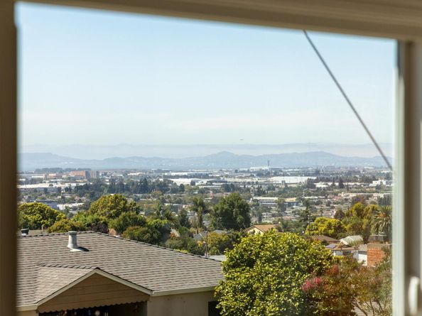 16068 Gramercy Dr, San Leandro CA 94578