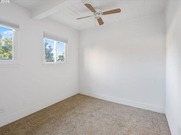 2082 Overhill Rd, Concord CA 94520