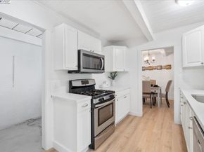 2082 Overhill Rd, Concord CA 94520