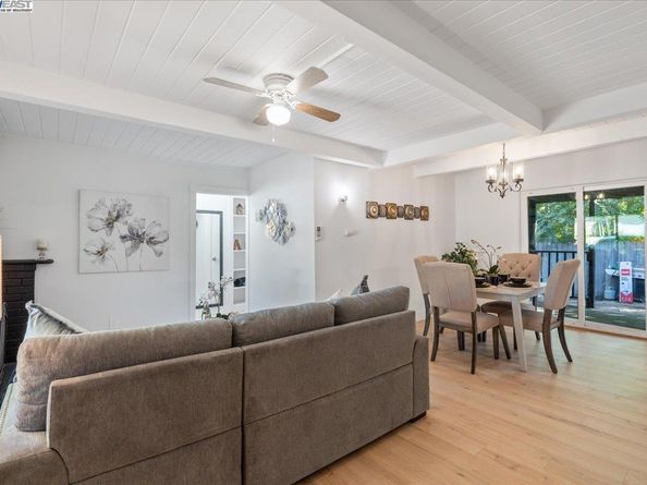 2082 Overhill Rd, Concord CA 94520
