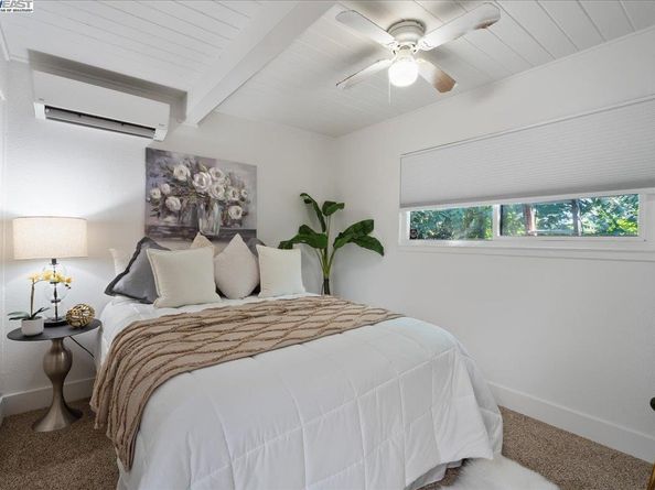 2082 Overhill Rd, Concord CA 94520